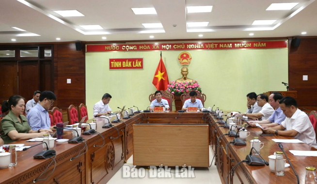 2.Phấn đấu đến năm 2030 thu nhập bình quân của người dân nông thôn tăng gấp 2,5 - 3 lần
